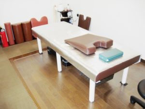 治療ベッド